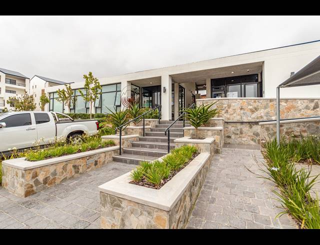 3 BEDROOM APARTMENT FOR SALE IN RICHWOOD